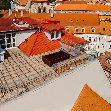 Majestic Views From A 60m2 Private Terrace - Castle, Cathedral, Old Town *