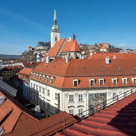 Majestic Views From A 60m2 Private Terrace - Castle, Cathedral, Old Town براتسيلافا