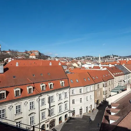 Majestic Views From A 60m2 Private Terrace - Castle, Cathedral, Old Town Daire *