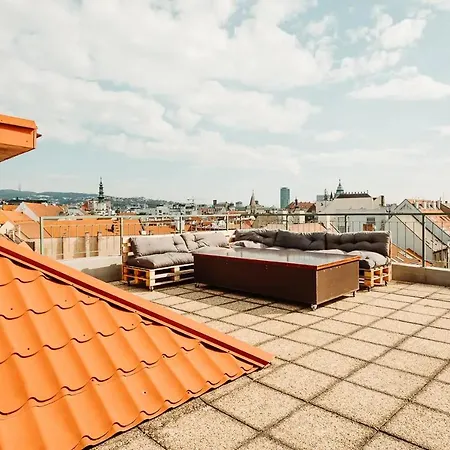 Majestic Views From A 60m2 Private Terrace - Castle, Cathedral, Old Town Apartment