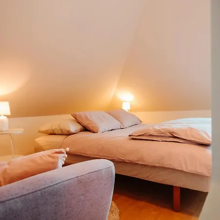 Majestic Views From A 60m2 Private Terrace - Castle, Cathedral, Old Town Apartment