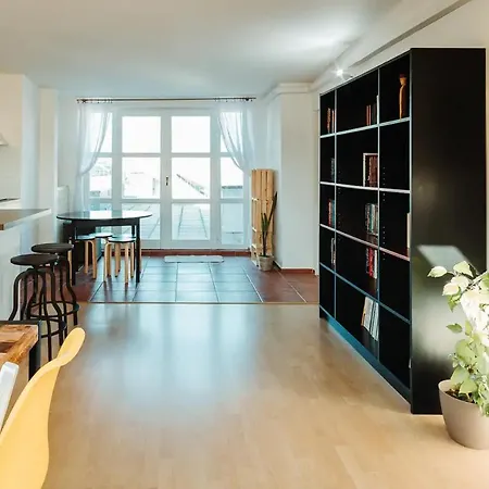 Majestic Views From A 60m2 Private Terrace - Castle, Cathedral, Old Town