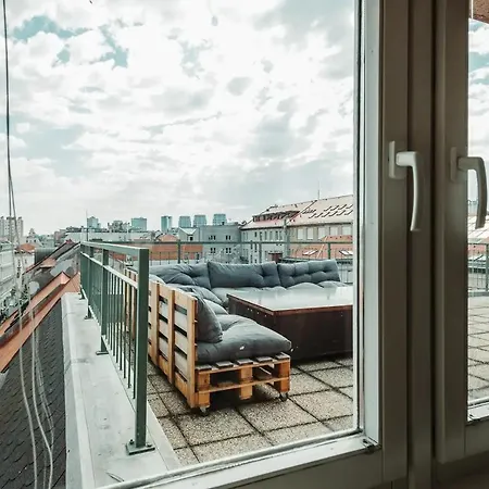 Majestic Views From A 60m2 Private Terrace - Castle, Cathedral, Old Town Apartmán Bratislava